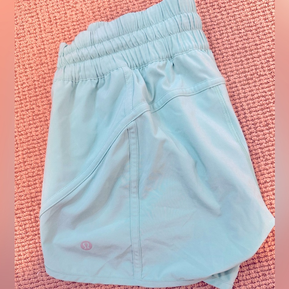 Lululemon Shorts, size 6